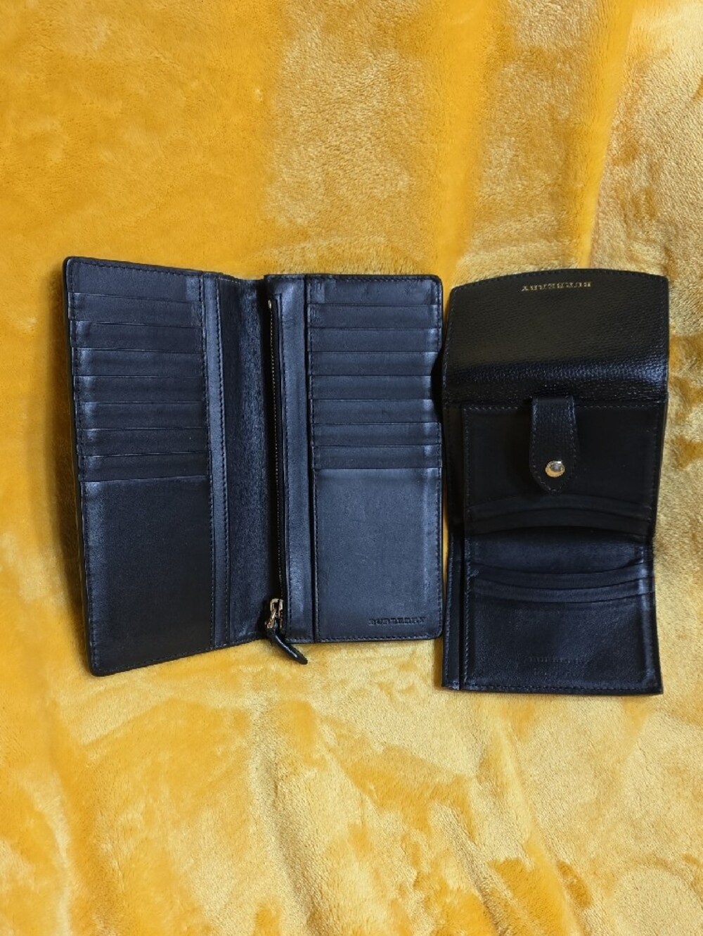 Authentic Burberry Black Leather with Vintage Check Wallet Set - Picture 2 of 5